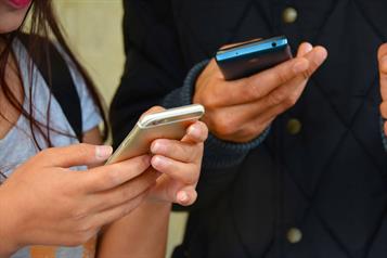 Proh&iacute;be Reino Unido acceso a internet para menores de 16 a&ntilde;os