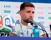 Todos nos querr&aacute;n ganar porque somos los campeones: Otamendi