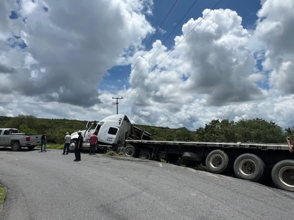 Tiene tr&aacute;iler salida de camino