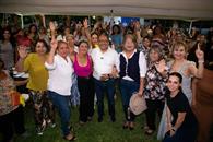 Se re&uacute;ne Andr&eacute;s Mijes con vecinas de El Uro