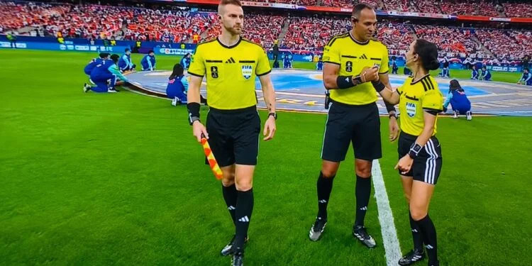 Reaparece Katia en el Inglaterra-Croacia Reaparece Katia en el Inglaterra-Croacia