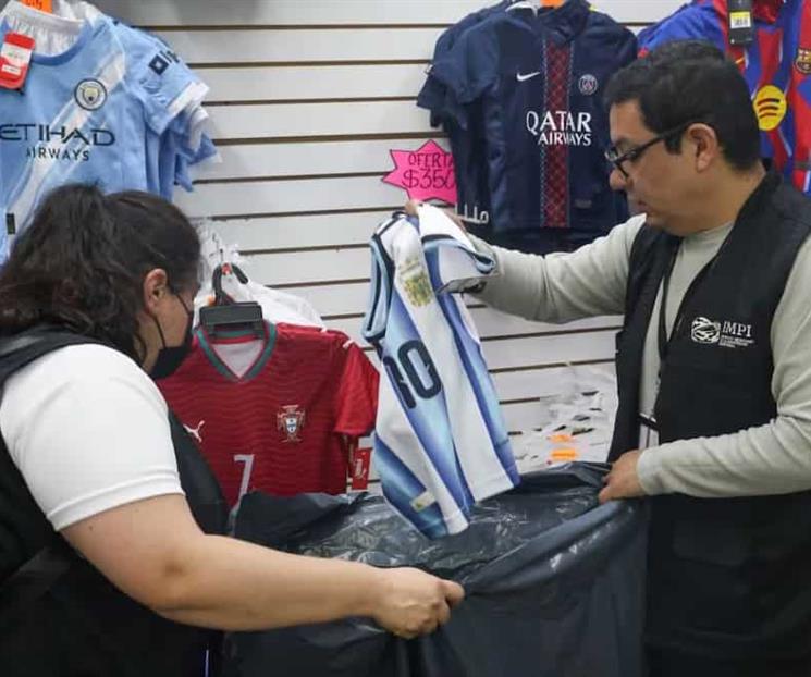Retira IMPI m&aacute;s de 99 mil productos piratas del Mundial en el pa&iacute;s