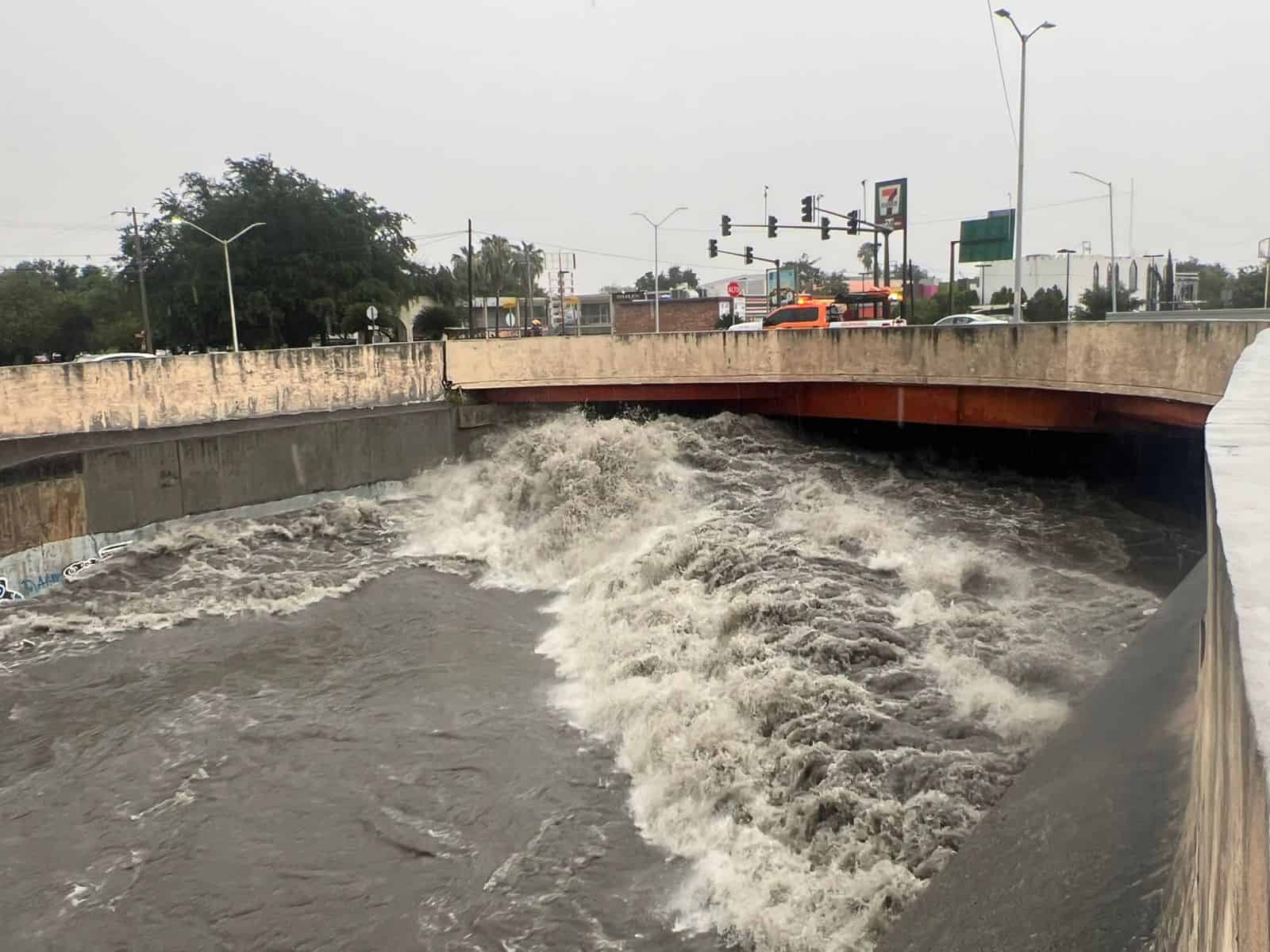 Luego de las intensas lluvias registradas durante la tarde del lunes en distintos puntos del &aacute;rea metropolitana, autoridades de Protecci&oacute;n Civil estatal realizaron un balance de afectaciones.