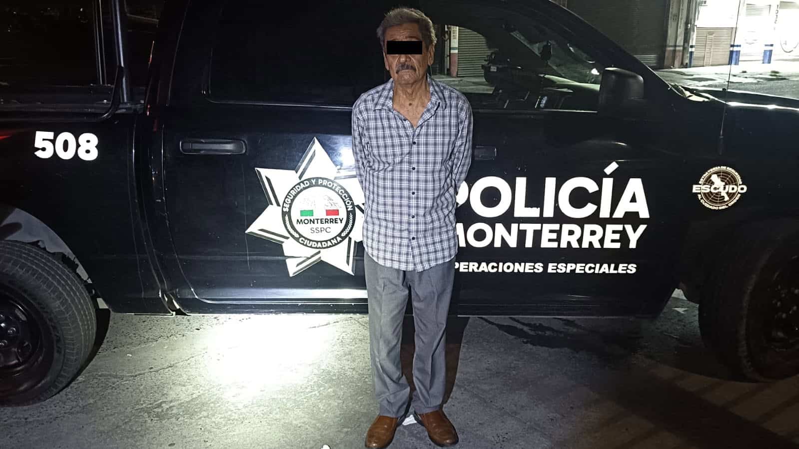 Un hombre fue detenido por oficiales de la Polic&iacute;a de Monterrey, al presuntamente realizar tocamientos a una mujer a bordo de un cami&oacute;n urbano, en la colonia Acero.