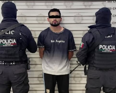 El presunto responsable de una serie de robos en la Comunidad de Mamulique, fue detenido por elementos de la Secretar&iacute;a de Seguridad y Vialidad de Salinas Victoria.