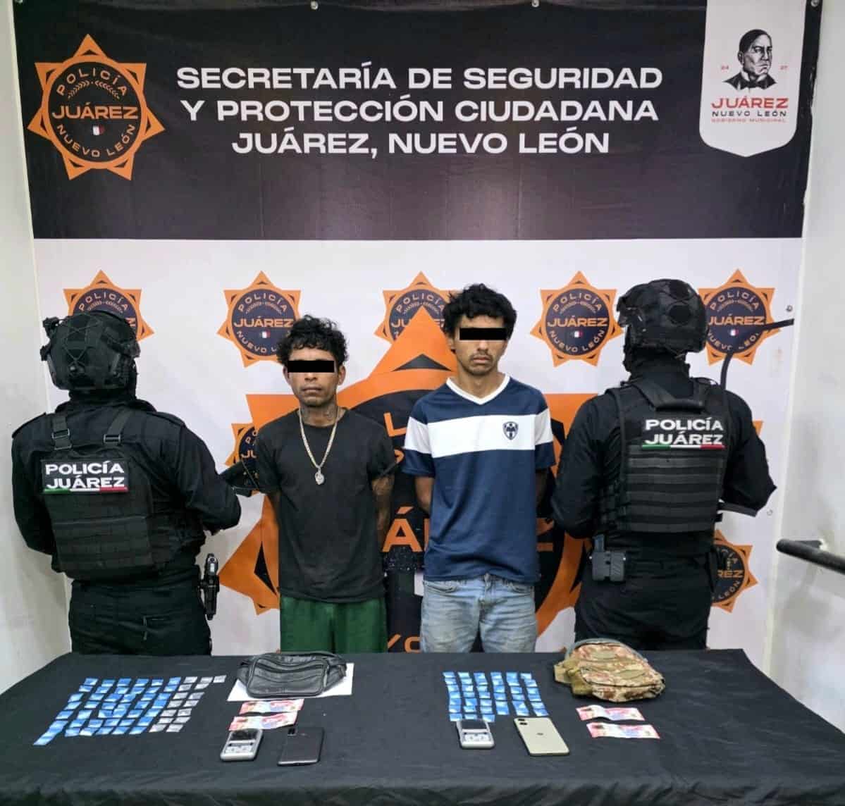 Elementos de la Secretar&iacute;a de Seguridad y Protecci&oacute;n Ciudadana de Ju&aacute;rez detuvieron a dos hombres por presuntos delitos contra la salud, en la Colonia Hacienda San Jos&eacute;.