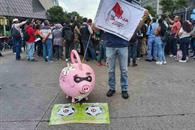 CNTE llega a 18 días de paro; amenaza bloquear empresas de Afores CNTE llega a 18 días de paro; amenaza bloquear empresas de Afores