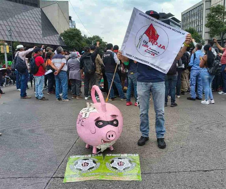 CNTE llega a 18 días de paro; amenaza bloquear empresas de Afores CNTE llega a 18 días de paro; amenaza bloquear empresas de Afores