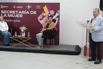 Presentan en Escobedo libro De las Sombras a la Luz