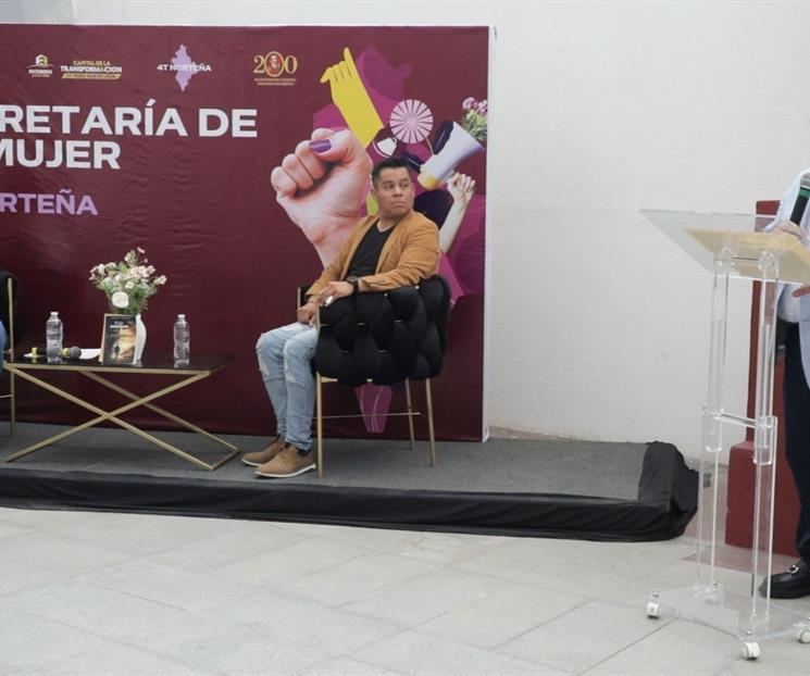 Presentan en Escobedo libro De las Sombras a la Luz Presentan en Escobedo libro De las Sombras a la Luz