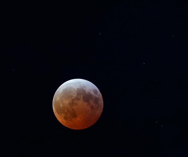 Luna de Fresa 2026: consejos para ver el fen&oacute;meno astron&oacute;mico