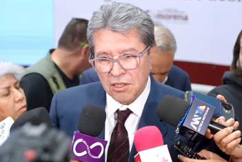 Monreal descarta afectaciones por licencias de morenistas