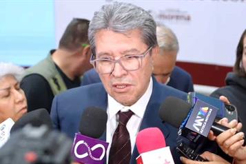 Monreal descarta afectaciones por licencias de morenistas