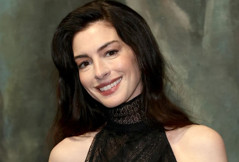 Confirma Anne Hathaway su tercer embarazo