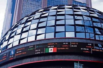 Retrocede Bolsa Mexicana; Walmex, Alsea y Sigma encabezan bajas