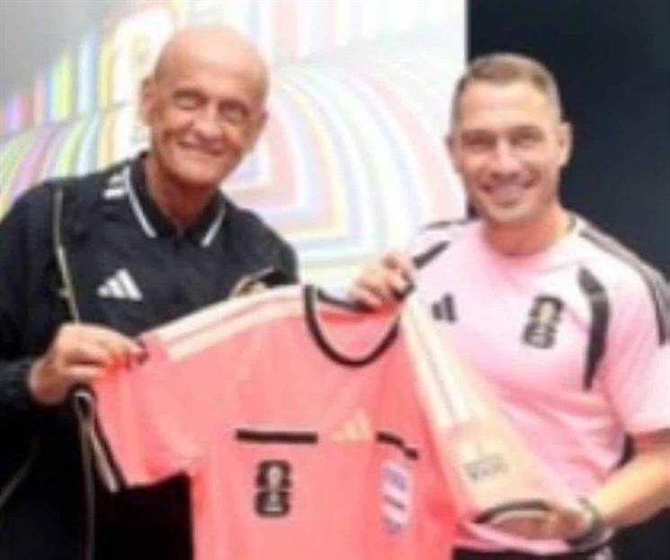 Tendr&aacute; &aacute;rbitro camiseta emblem&aacute;tica para el juego 1000