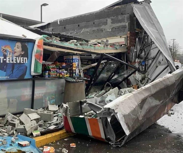 Colapsa tienda de conveniencia en el municipio de Monterrey
