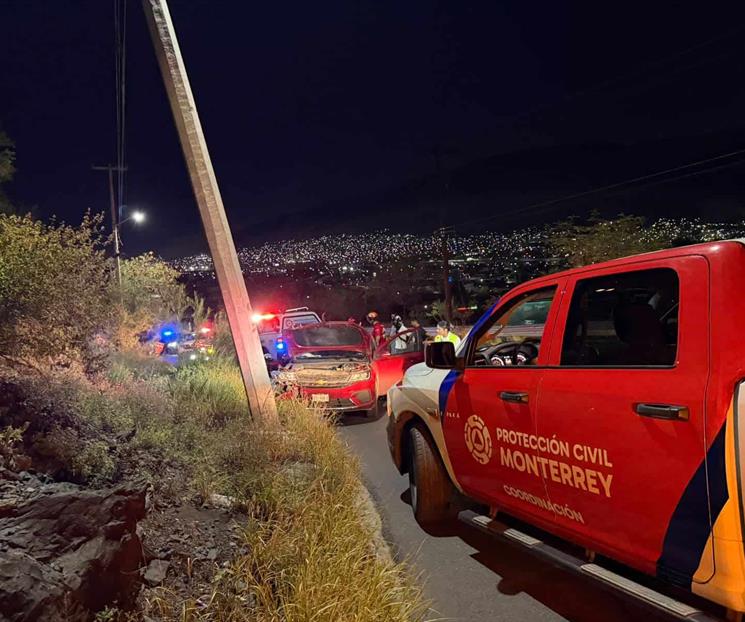 Deja estrellamiento dos lesionados