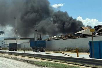 Alarma incendio en empresa chatarrera