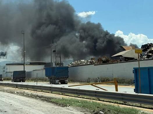 Alarma incendio en empresa chatarrera