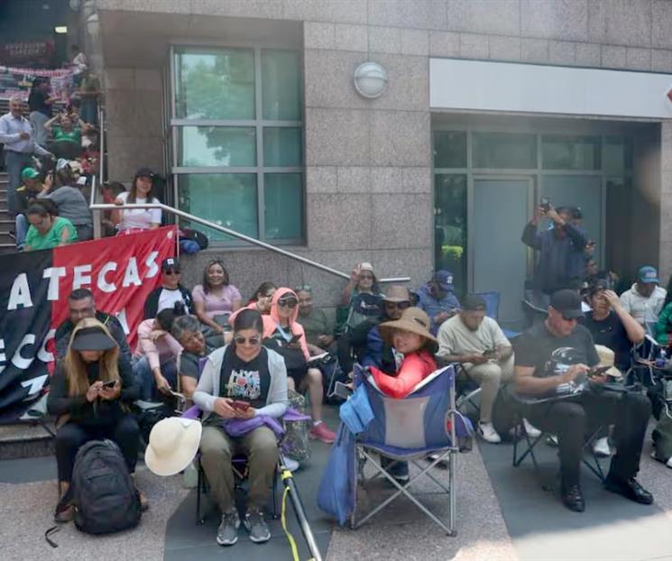 Mantiene CNTE plantón hasta derogar Ley del ISSSTE Mantiene CNTE plantón hasta derogar Ley del ISSSTE