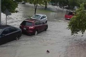 Dejan lluvias afectaciones en la Colonia Santa Anita en Apodaca