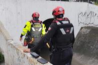 Buscan a menor arrastrado por la corriente en Monterrey