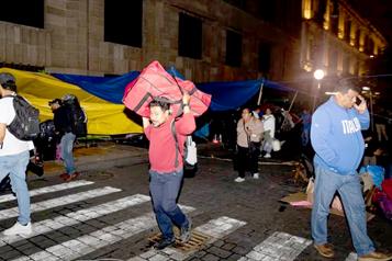Ofrece SEP bono especial a CNTE para contratar docentes