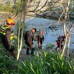Contin&uacute;a b&uacute;squeda de menor arrastrado por corriente de agua