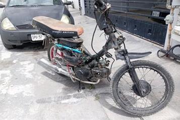 Detienen a dos con arma y droga