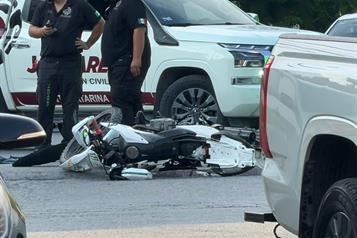 Balean a dos a bordo de moto