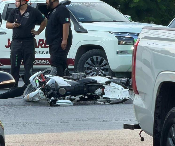 Balean a dos a bordo de moto Balean a dos a bordo de moto