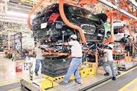 Industria automotriz recorta 107 mil empleos en M&eacute;xico en dos a&ntilde;os