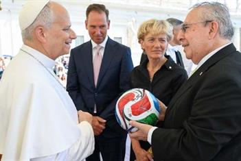 Las poderosas lecciones del Papa Le&oacute;n XIV a los futbolistas