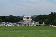 Trump denuncia vandalismo en el Lincoln Memorial