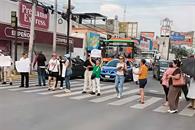 Realizan bloqueos por falta de electricidad Realizan bloqueos por falta de electricidad