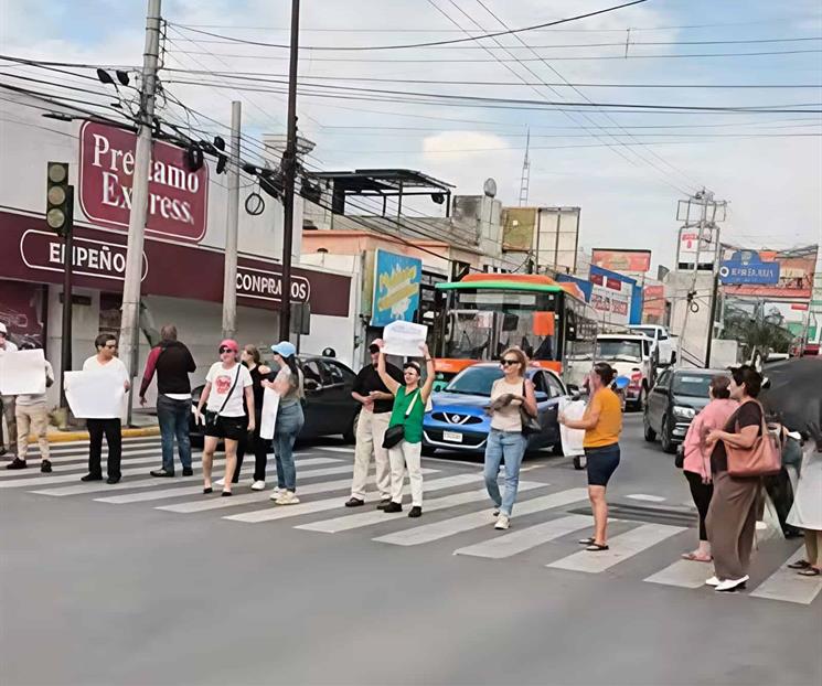 Realizan bloqueos por falta de electricidad
