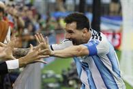 Anota Messi doblete y Argentina clasifica a la siguiente ronda