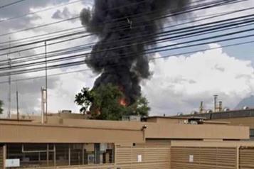 Evacuan a trabajadores por incendio en John Deere en San Pedro