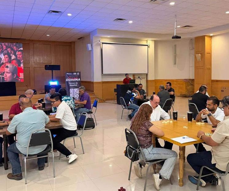 Conviven afiliados de la Secci&oacute;n 50 en Pap&aacute; Domina