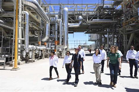 Busca Sheinbaum que CFE genere 60% de  energ&iacute;a el&eacute;ctrica en el pa&iacute;s