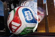 La NASA explica la ciencia detr&aacute;s de un bal&oacute;n de futbol