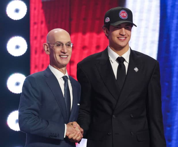 Es Karim López, nuevo jugador de los Grizzlies en la NBA Es Karim López, nuevo jugador de los Grizzlies en la NBA