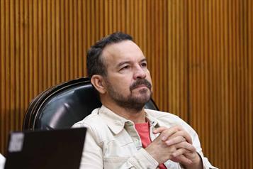 Busca MC regular jornadas laborales animales de carga