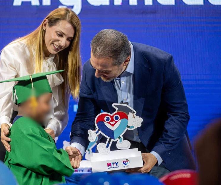 Celebra Monterrey graduaci&oacute;n de alumnos en Estancias del DIF