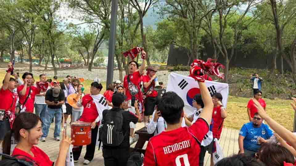 Afici&oacute;n coreana super&oacute; a africana