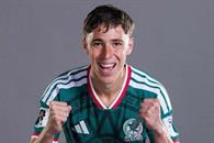 Mateo Ch&aacute;vez, el cuarto regio jugando Copas del Mundo