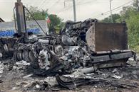 Acaba incendio con tr&aacute;iler