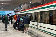 Servicio del Tren Buenavista-AIFA opera superbi&eacute;n: Sheinbaum