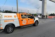 Impacta auto contra columna del Metro